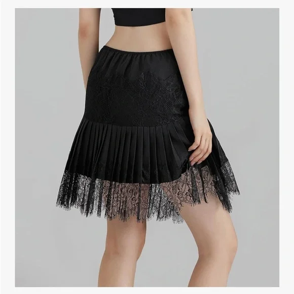 Elegant Black Lace Pleated Slip Skirt M NWOT - Picture 3 of 4